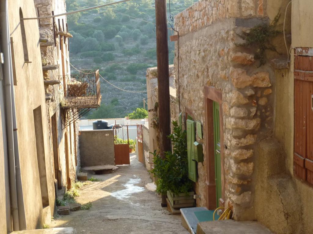 St. George Sykoussis Traditional Residence Agios Georgios Sykousis Room photo